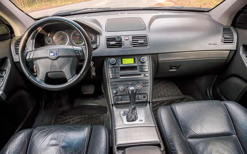 Что взять за миллион: новая Niva Travel против 13-летнего Volvo XC90