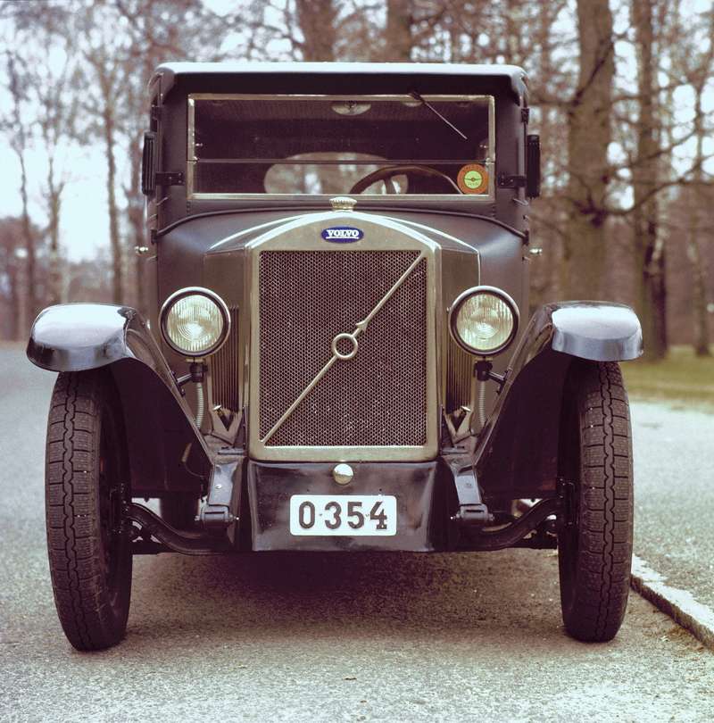 Один из первых Volvo — модель с закрытым кузовом PV4, 1928 год
