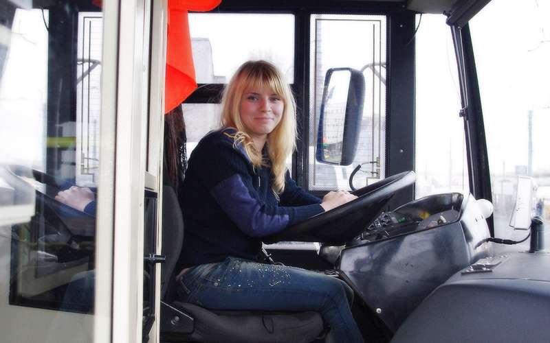 «Терпеть не могу женщин за рулем»: честный рассказ водителя троллейбуса