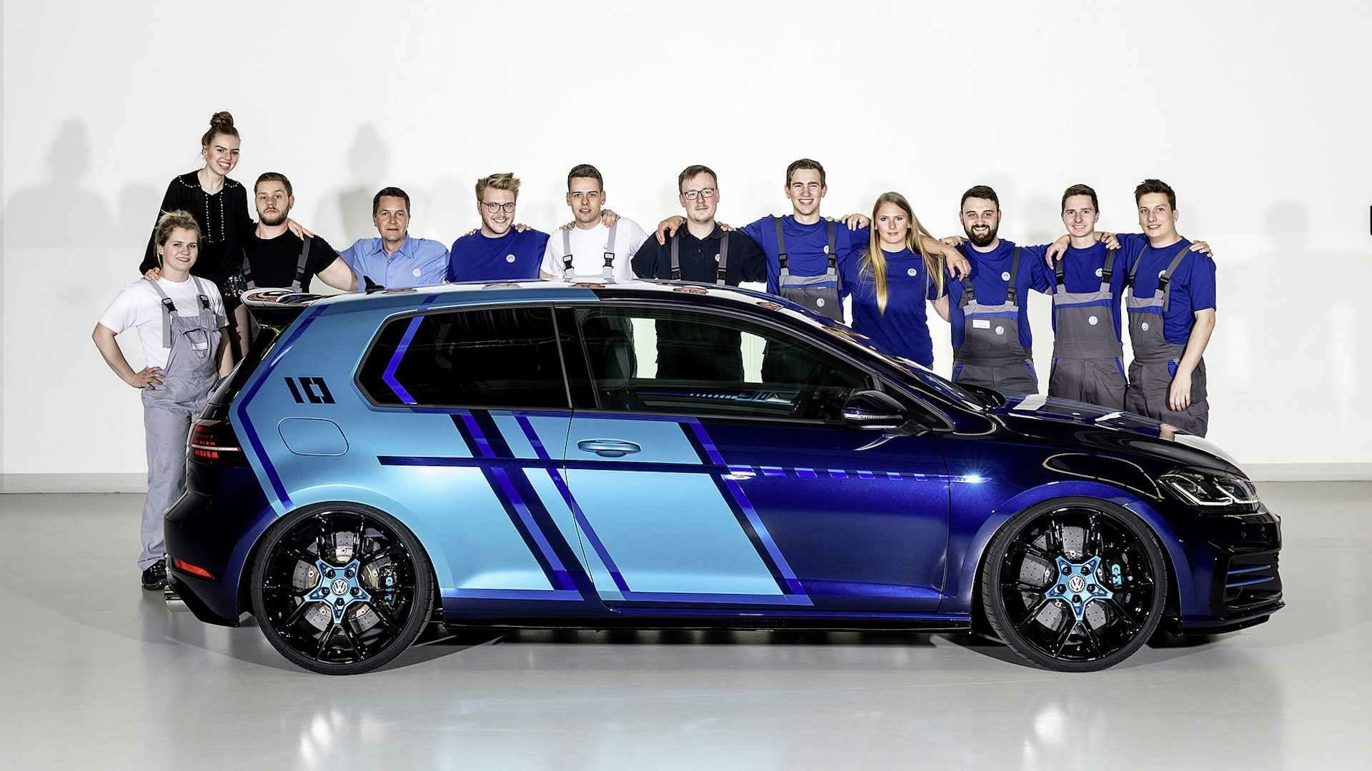 Злой гибрид Volkswagen Golf GTI First Decade: его построили студенты — фото 755626