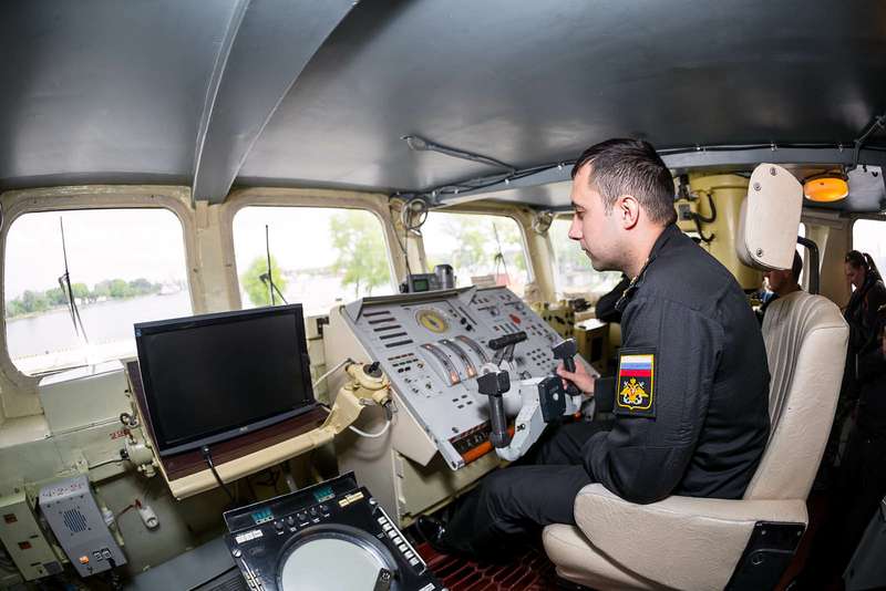 Малый десантный корабль Зубр: самый большой на воздушной подушке