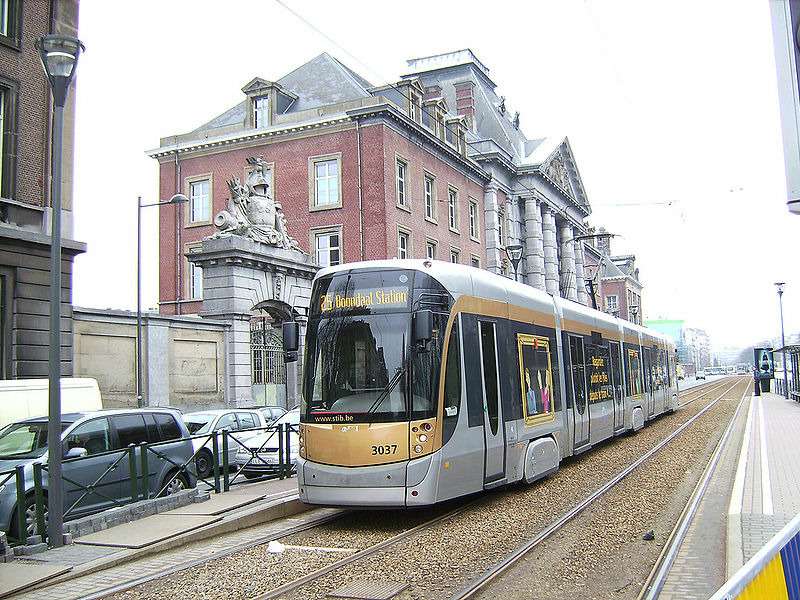 800px-bombardier_flexity_outlook_cityrunner_tram_in_brussels