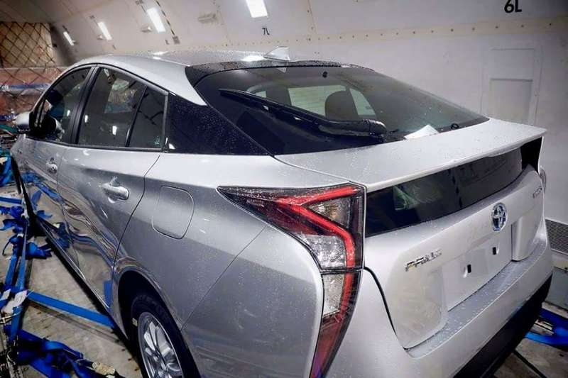 2016-toyota-prius-spotted-in-the-metal-camouflage-is-gone-we-see-many-mirai-features_2