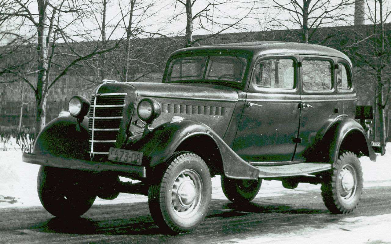 ГАЗ-61 — по сути, первый в СССР полноприводный автомобиль с легковым комфортабельным кузовом, с двигателем ГАЗ-11 в 76 л.с. В 1941-1942 гг. собрали лишь 193 экземпляра. Шесть кабриолетов ГАЗ-61-40 сделали из неполноприводных ГАЗ-11-40. Сегодня известно лишь об одном сохранившемся оригинальном ГАЗ-61.