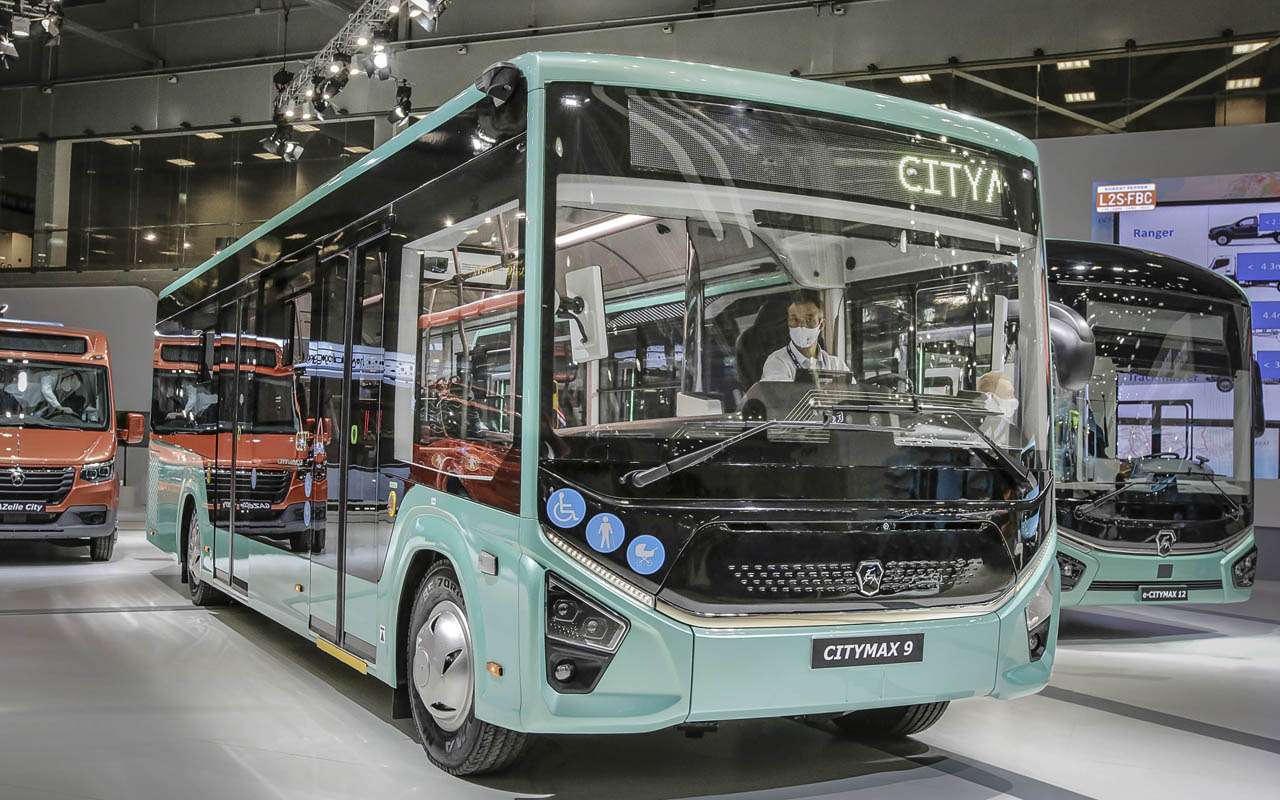 ГАЗ готовит к выпуску 77-местный автобус. Почти без импортных деталей — фото 1351743