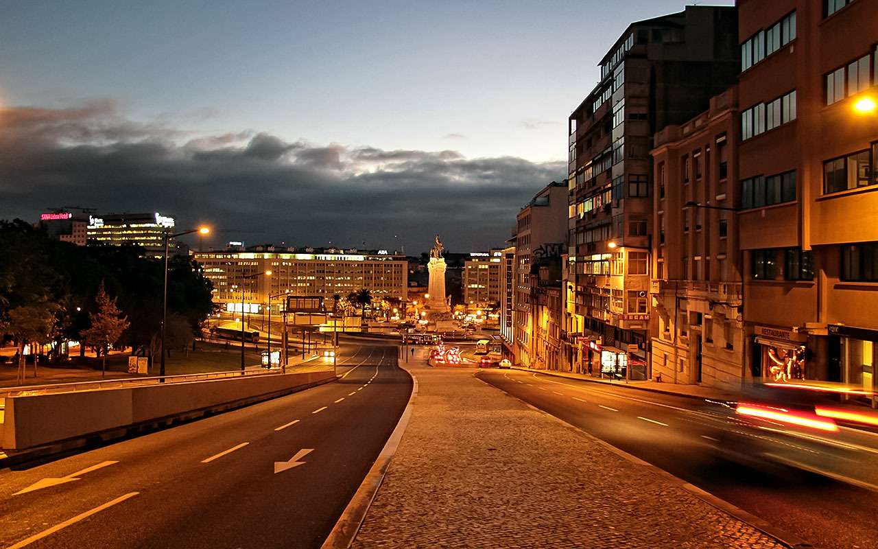 Еще несколько лет назад по европейским городам можно было безопасно гулять в любое время суток. Сейчас бродить по ночам не стоит. Увы.