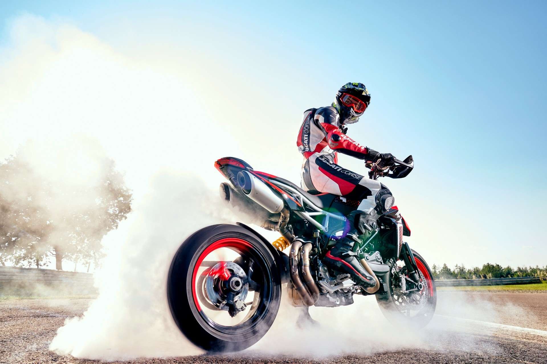 Ducati показала мотоцикл Hypermotard в варианте 950 RVE — фото 1141067