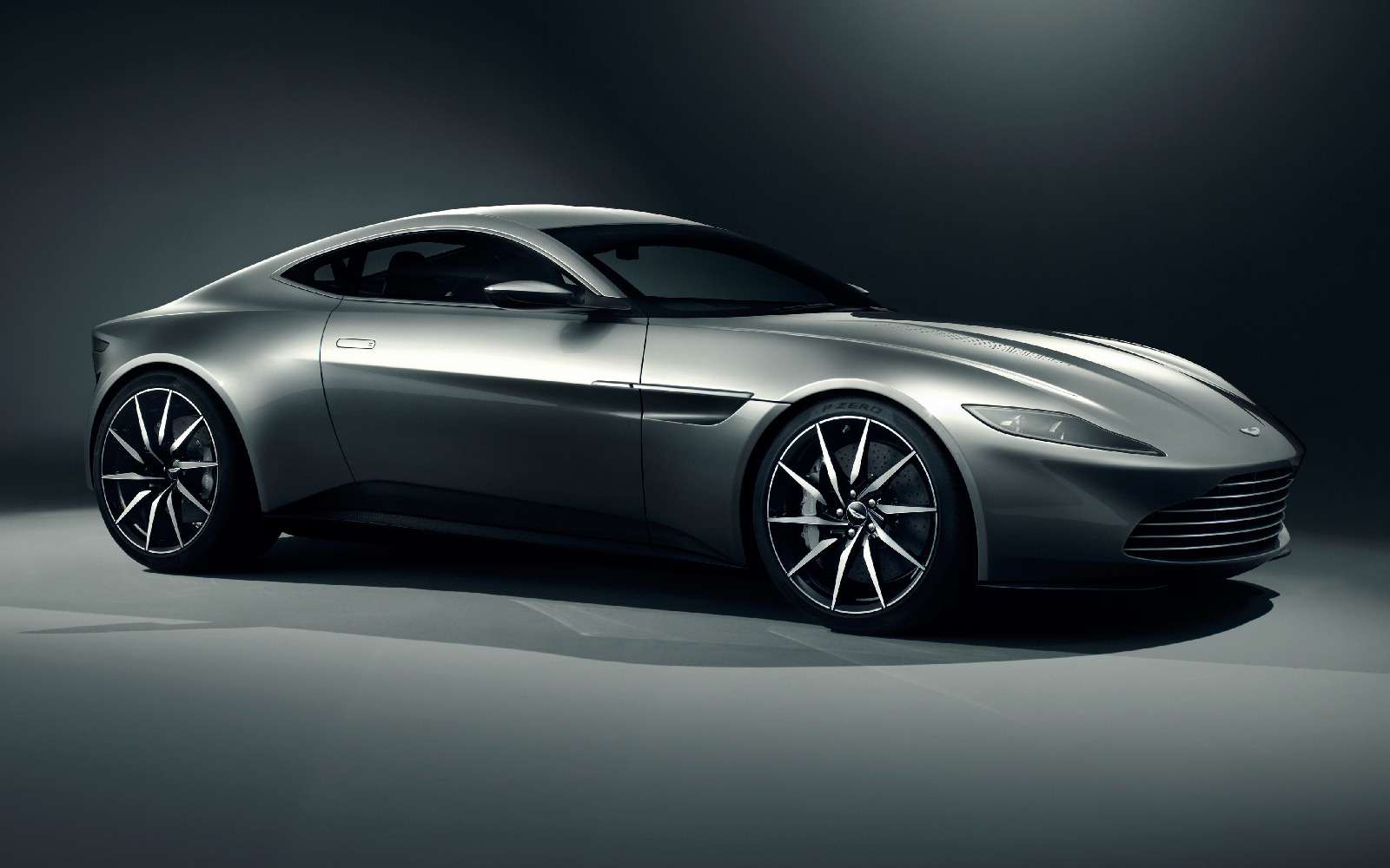 Проверено Джеймсом Бондом: представлен новый Aston Martin Vantage — фото 818874