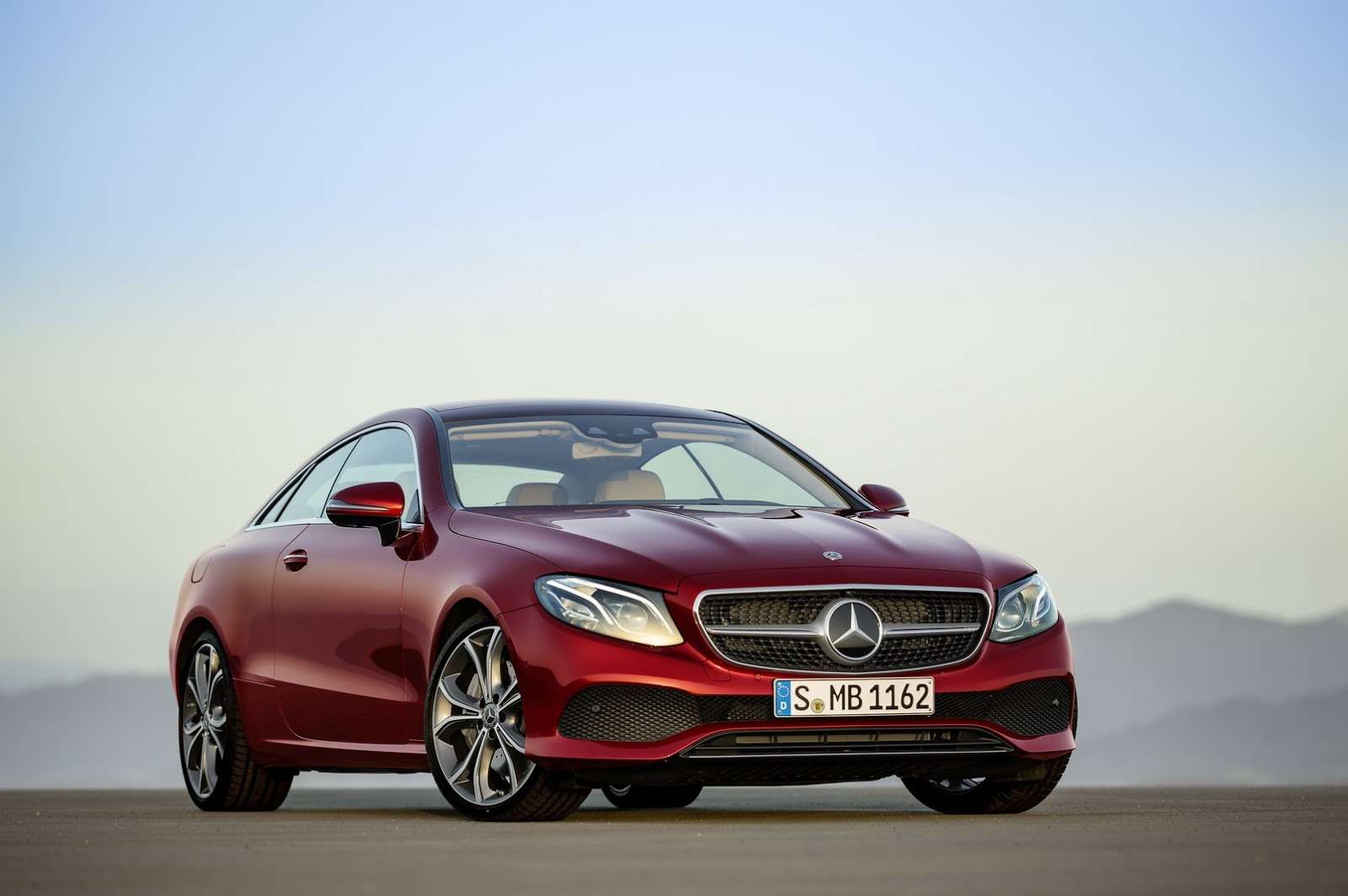 Больше и лучше: Mercedes-Benz представил новое купе E-класса — фото 678182