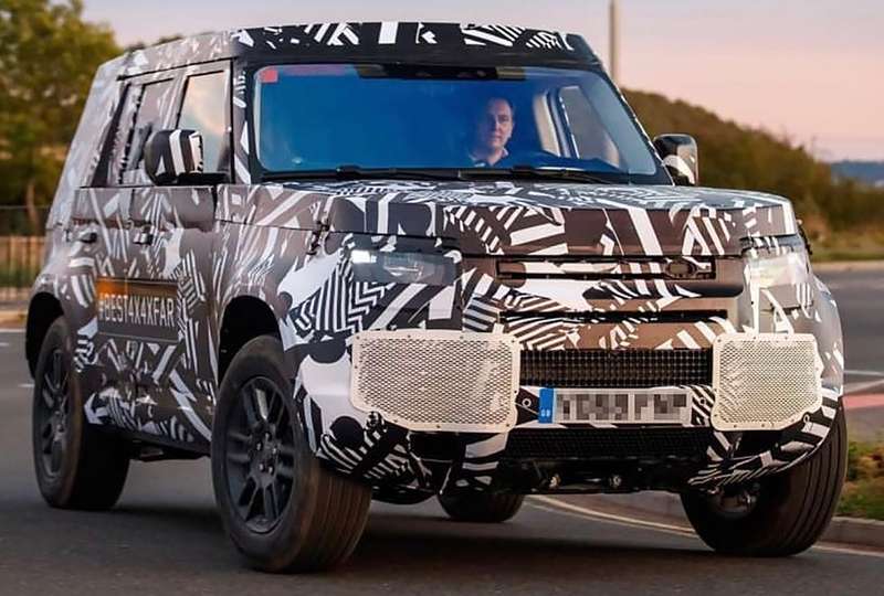 Land Rover Defender: первые фото серийной машины