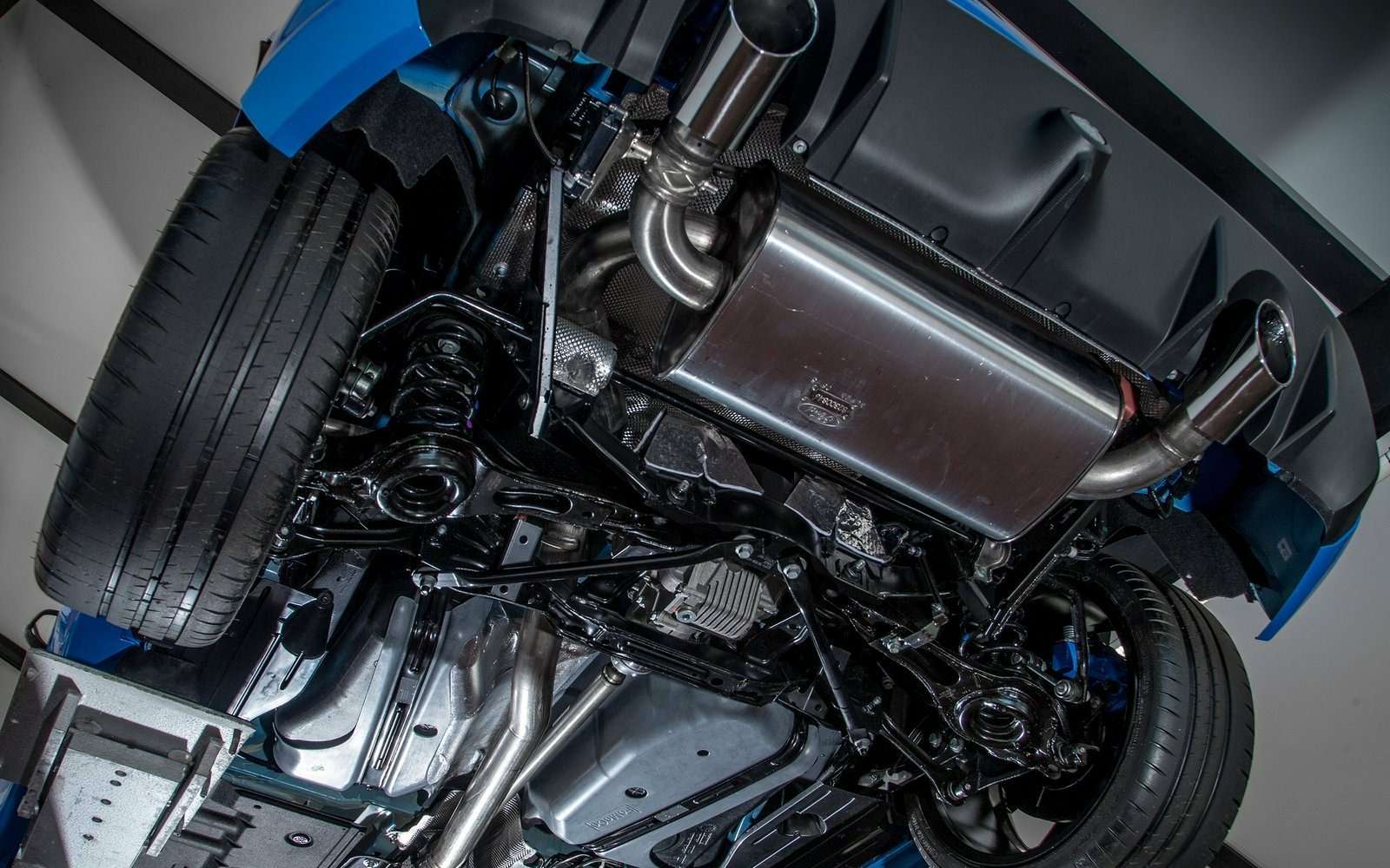 Устали ждать: покупатели отказываются от Ford Focus RS в пользу Subaru — фото 613129