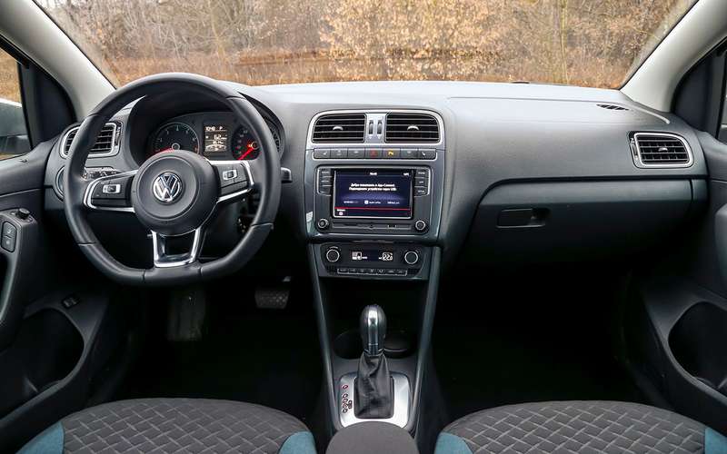Какой VW Polo выбрать: седан или новый лифтбек?