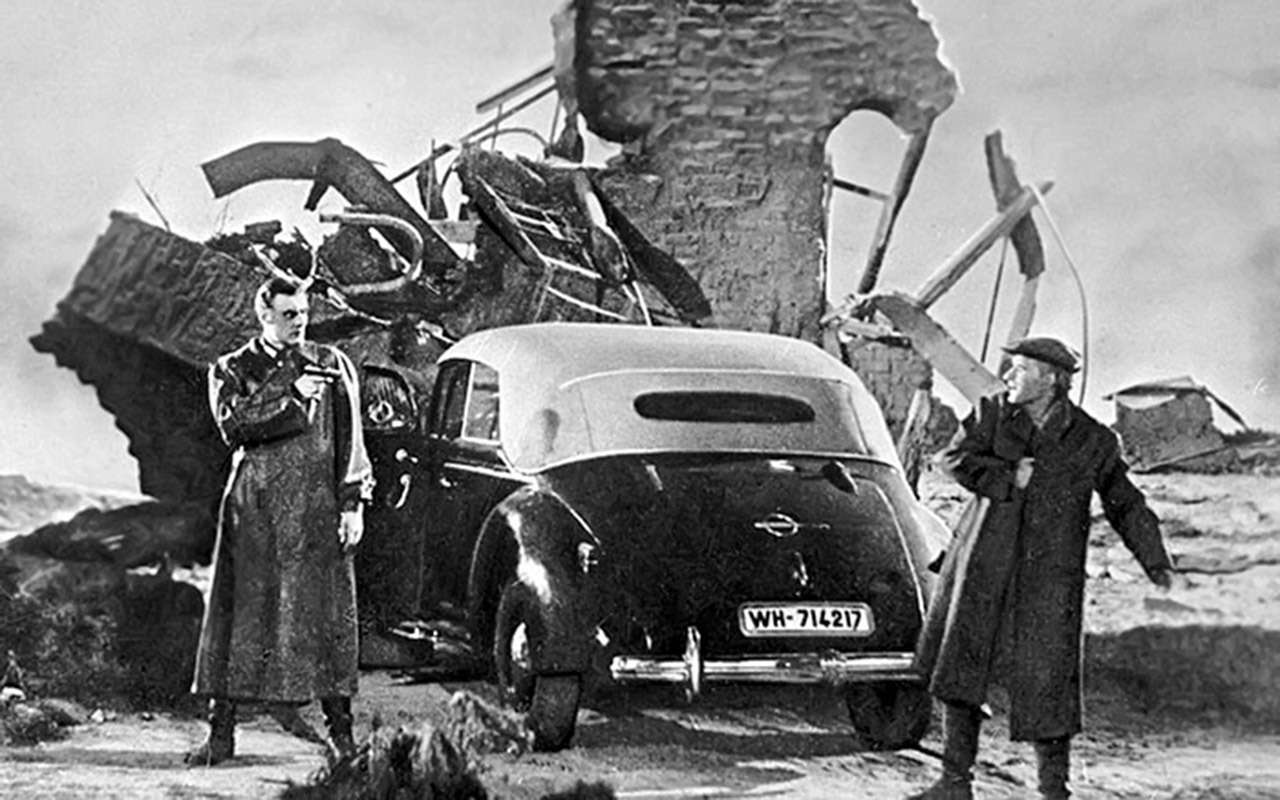 Opel Admiral с кузовом кабриолет в картине Бориса Барнета «Подвиг разведчика», 1947 г.