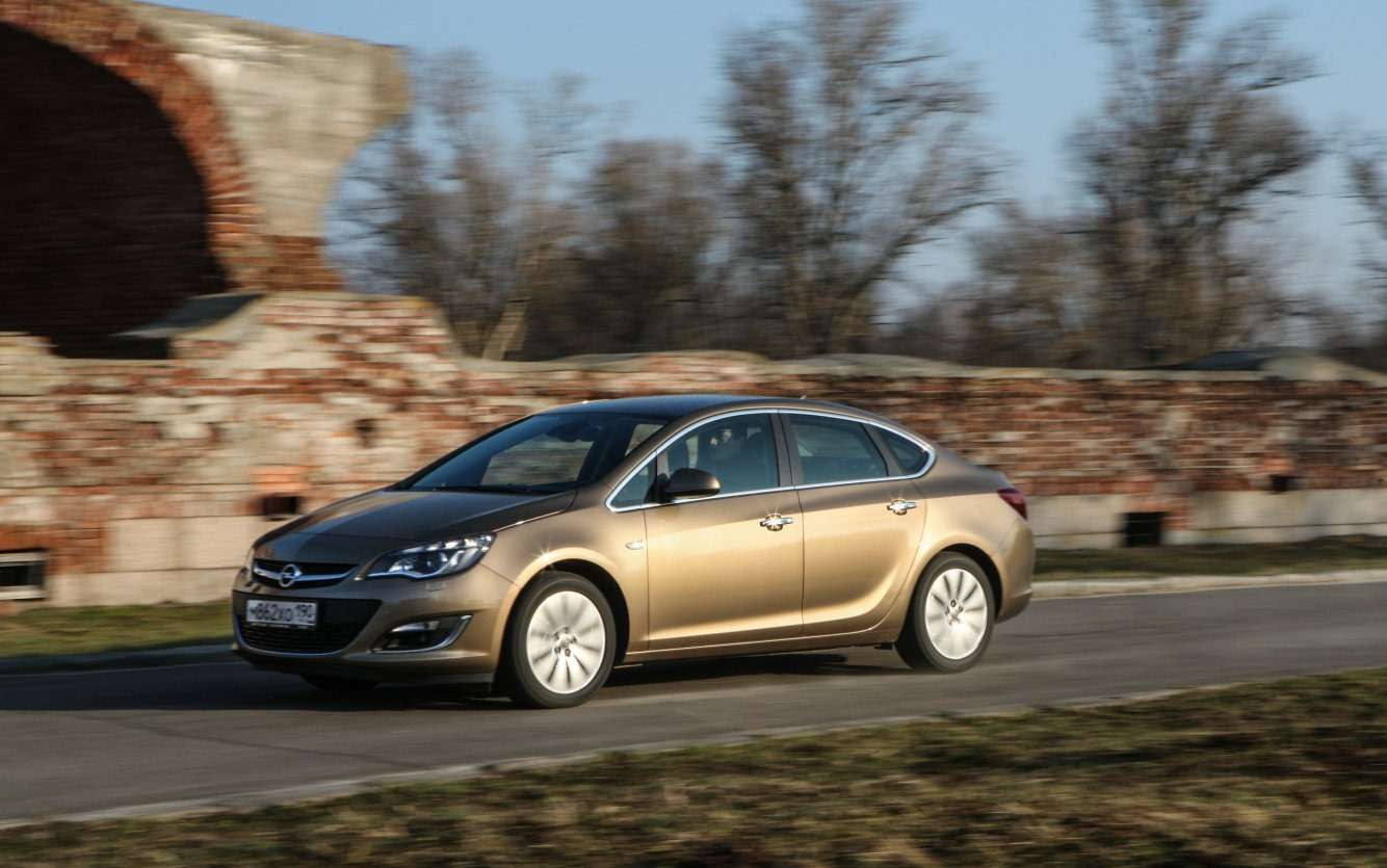 Opel Astra Sedan. zr.ru