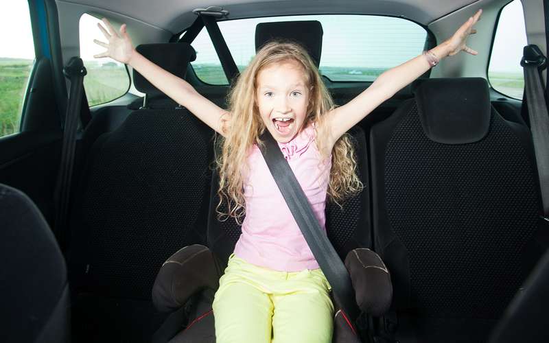Ребенок в машине: инструкция по выбору автокресла
