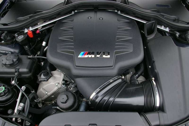 BMW M V8