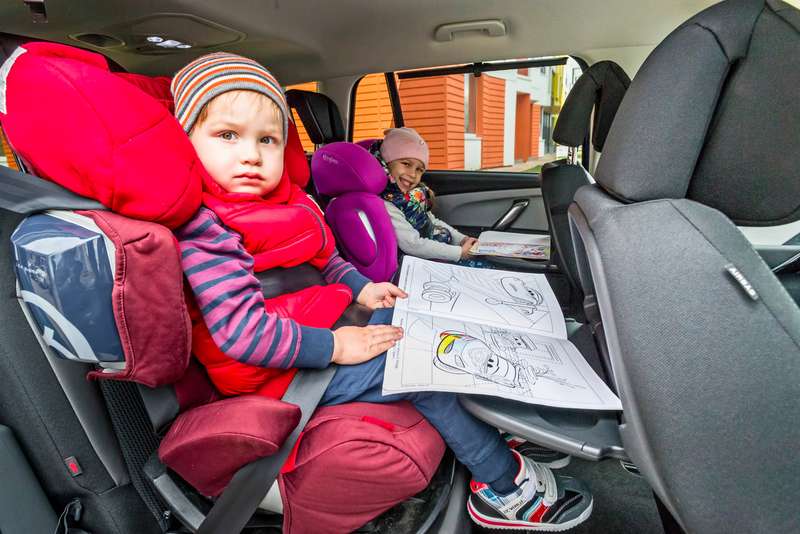 Изящество или практичность? Citroen Grand C4 Picasso против VW Caddy Maxi