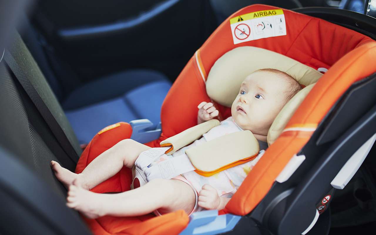 Правила перевозки детей от 0 до 12 лет в 2022 году в машине на переднем и заднем сиденье — фото 1307863