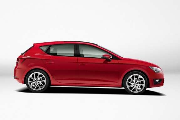 New SEAT Leon side view