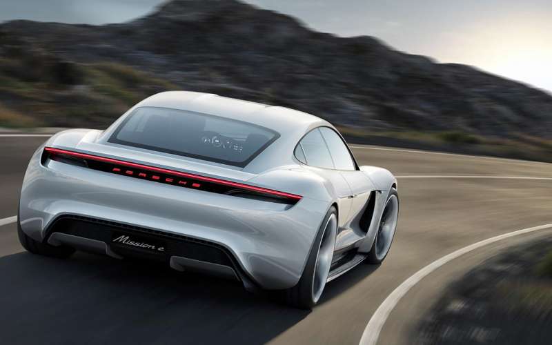 Porsche рассказала о своем первом в истории электромобиле
