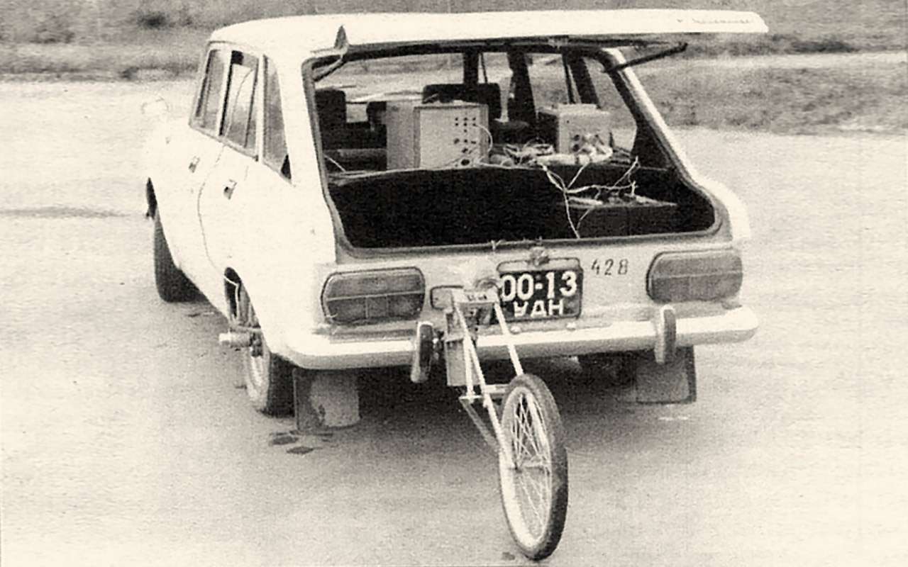 Коробка для избранных: кто в СССР ездил на двухпедальных машинах — фото 1248184