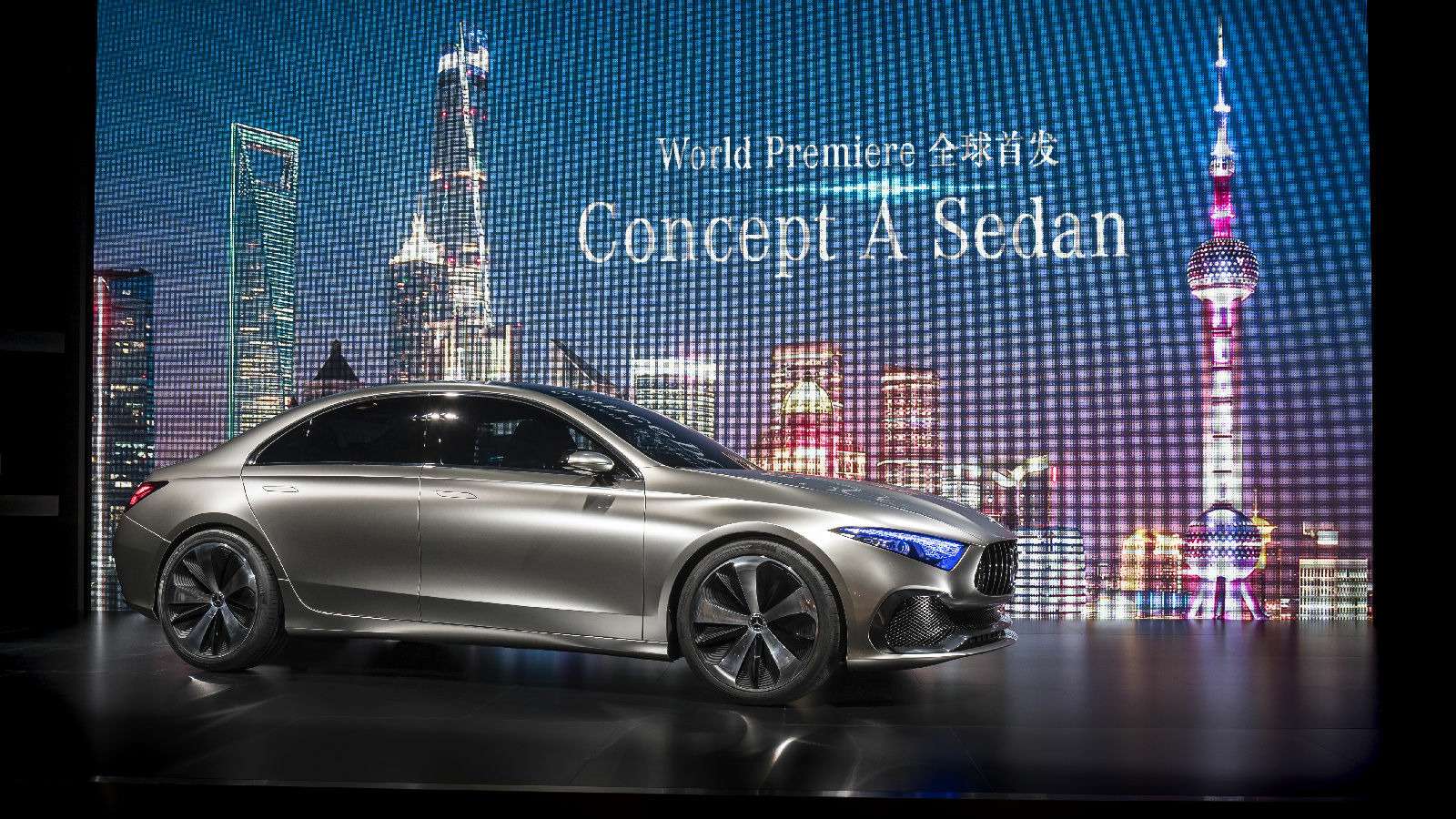Прямолинейная чувственность: Mercedes-Benz Concept A Sedan дебютировал в Шанхае — фото 738836