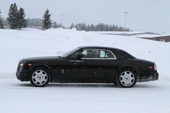 Facelifted Rolls-Royce Phantom Coupe side view