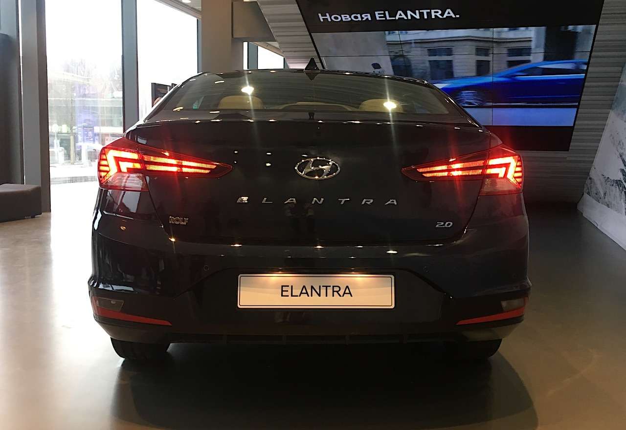 Hyundai назвала российские цены на обновленную Элантру — фото 956276