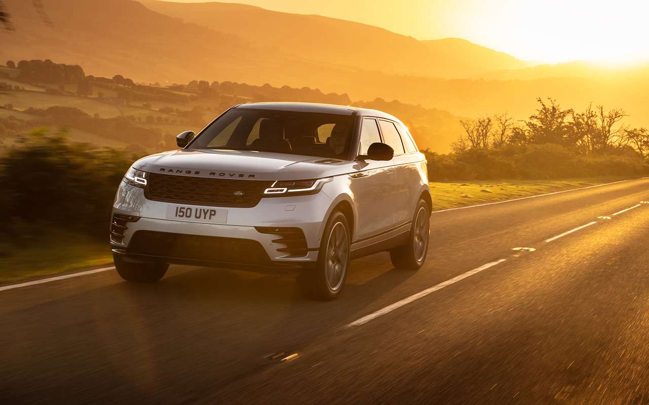 Стоимость роскошного кроссовера Range Rover Velar 2022 года – от 8,5 млн рублей. В трехлетний лизинг его можно взять за 124 782 рубля в месяц.