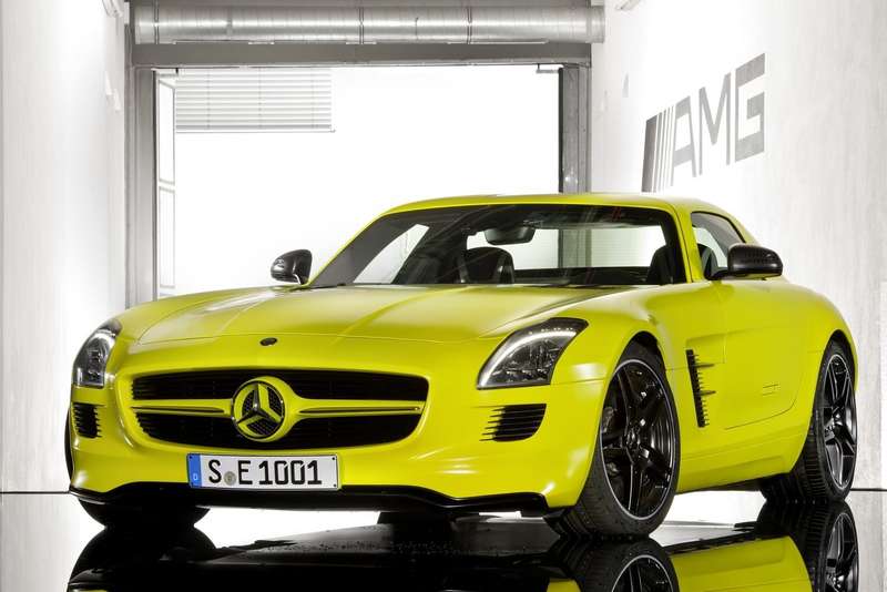 Mercedes-Benz SLS AMG E-Cell Concept (на фото) является предтечей серийного SLS AMG Electric Drive