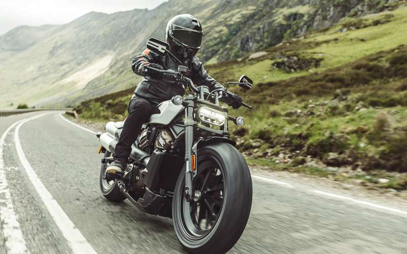 Новый Harley-Davidson — у него нет рамы!