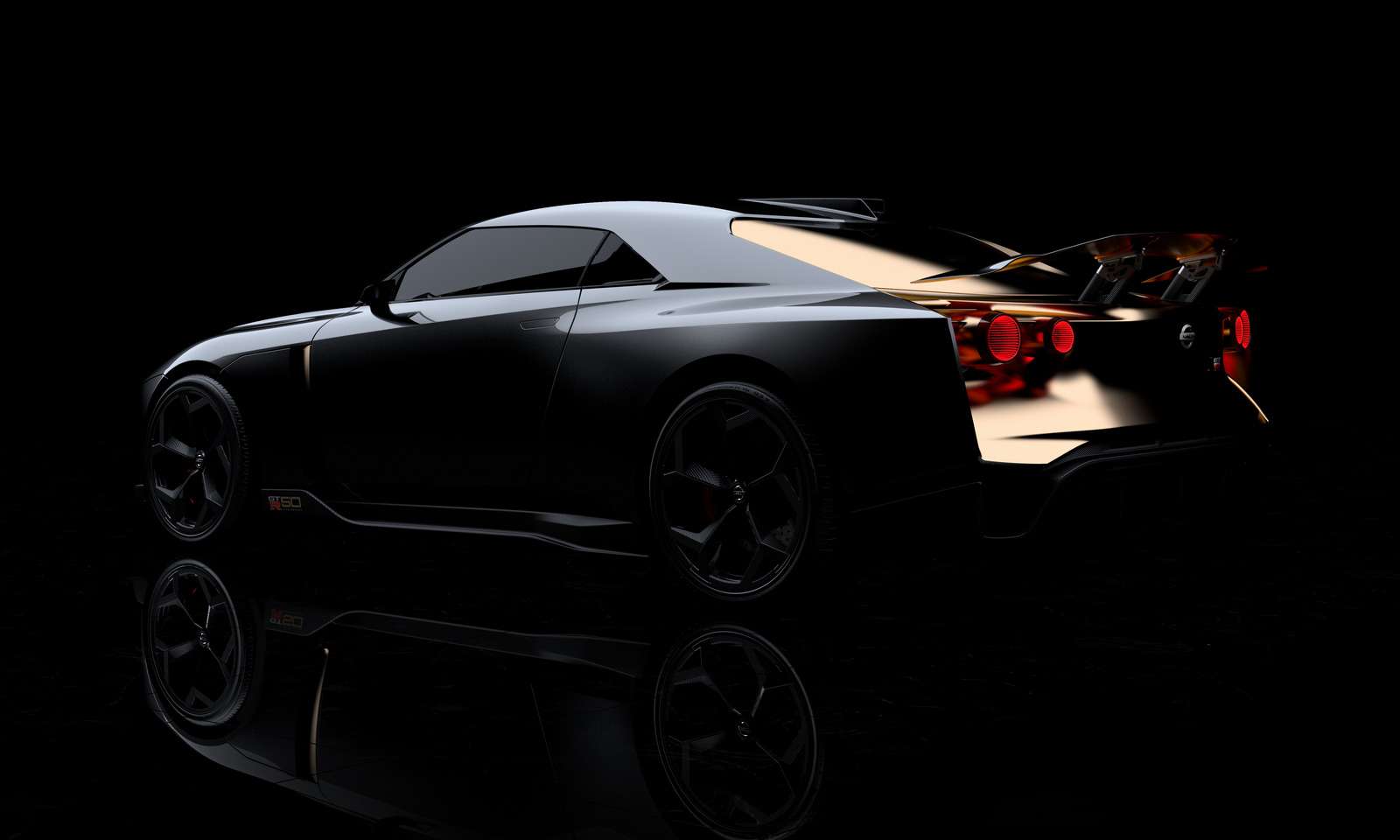 Золотой стандарт: Nissan и Italdesign представили юбилейный GT-R — фото 882718